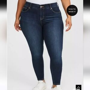 Torrid Bombshell Denim Medium Wash Skinny Jeans Size 12R